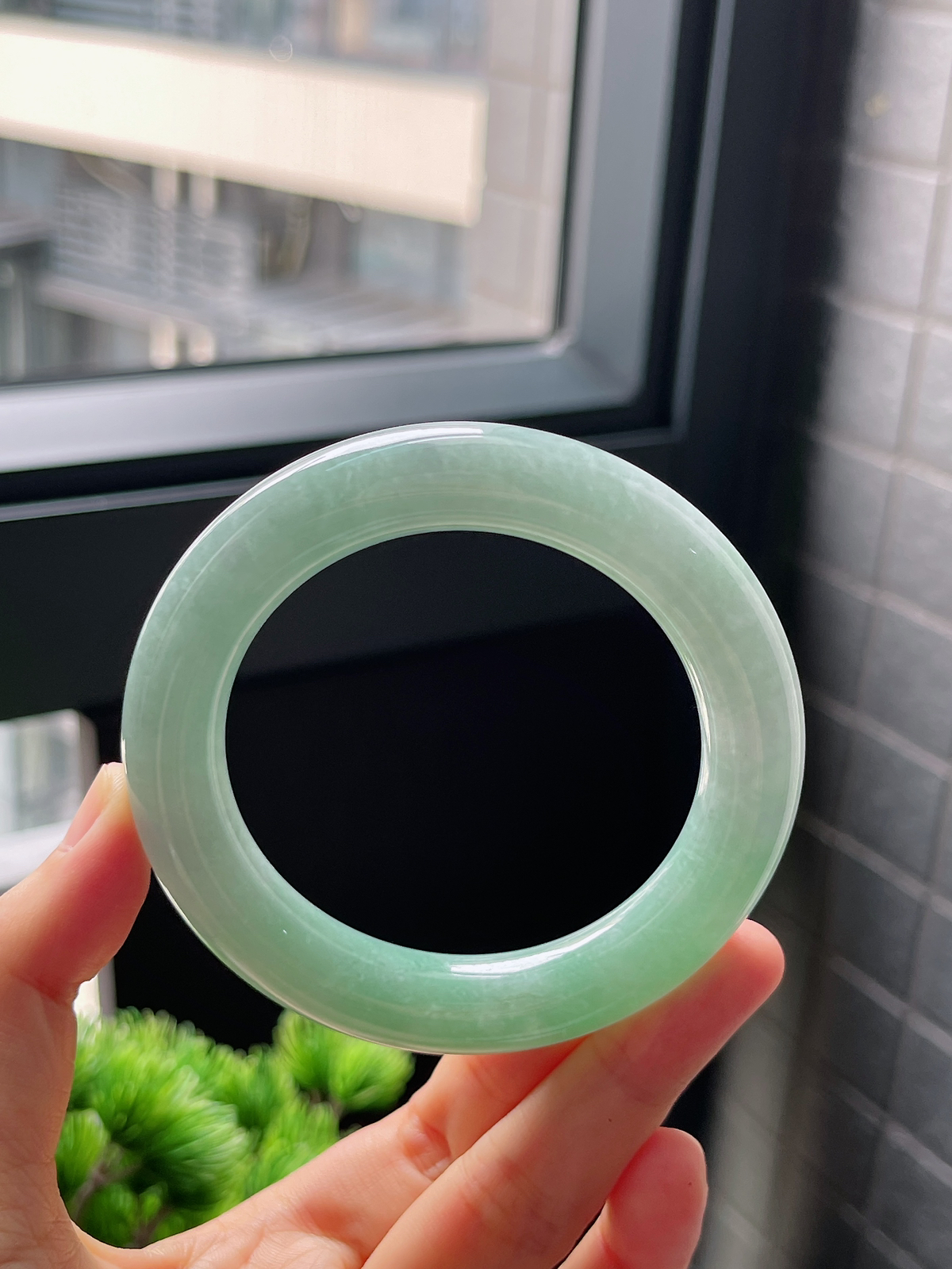 圈口55.3，糯化种飘花翡翠圆条手镯