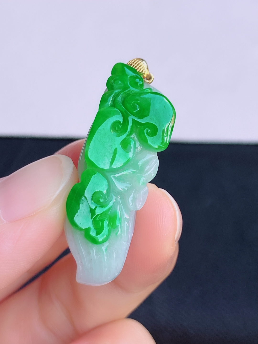 翠绿生意兴隆，色美清爽，尺寸39.6/14.8/12.6/自然光实拍