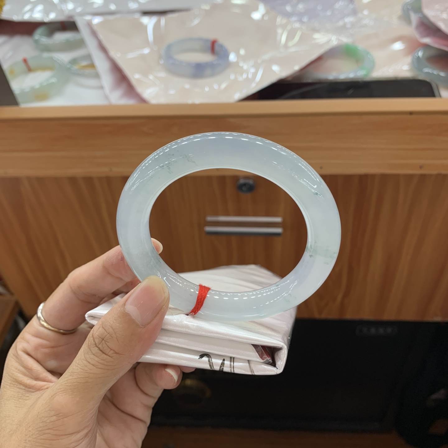 062327SS 冰飘花圆条翡翠手镯 56.5-10.9-11.2