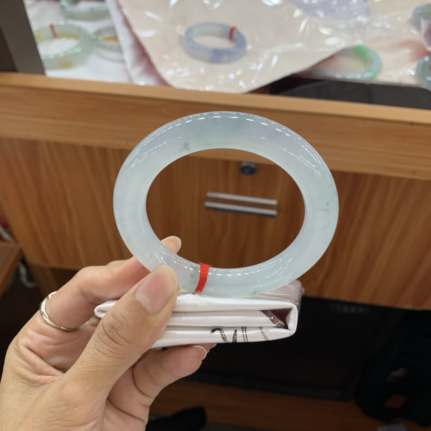 062327SS 冰飘花圆条翡翠手镯 56.5-10.9-11.2