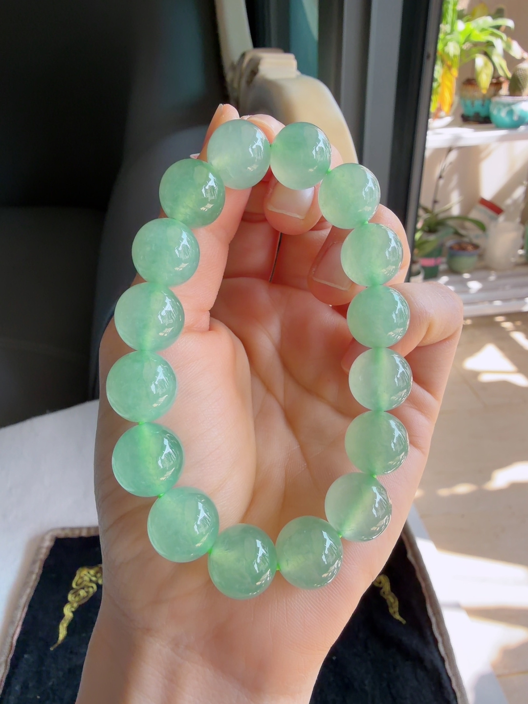 天然翡翠A货，冰满绿冰晴底手串，尺寸：12.8mm。【编3283】