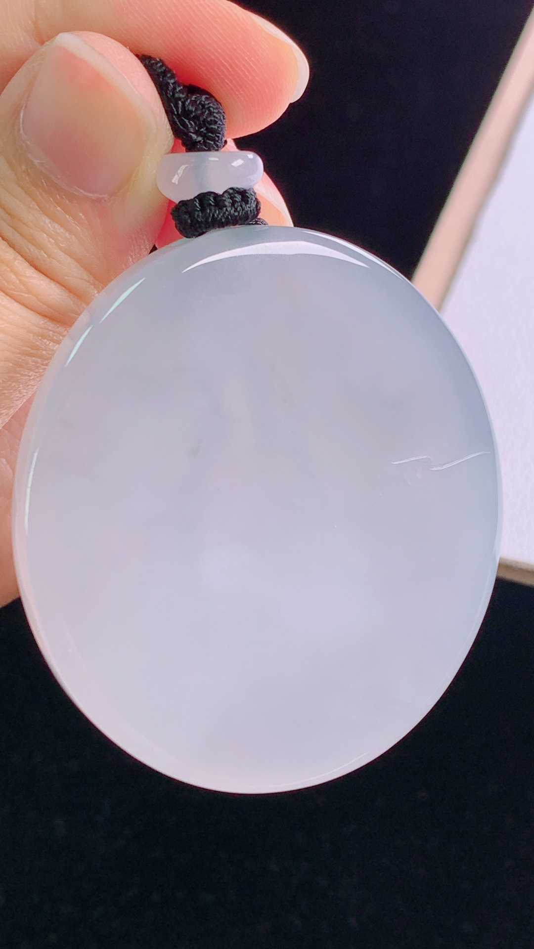 冰飘花观音花色灵动，水润细腻，无裂，尺寸:50.1-45.7-8.1mm
