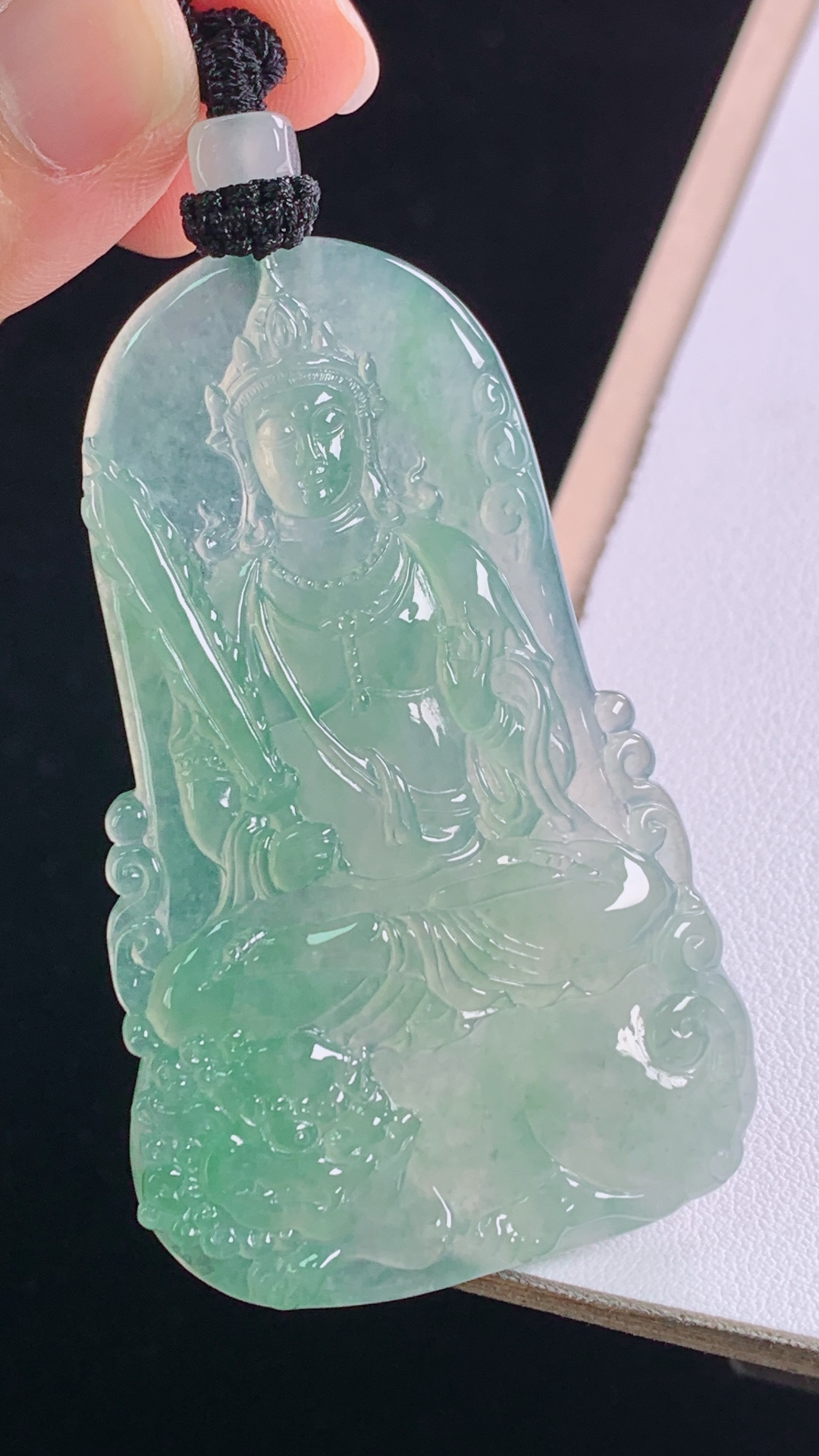 ️冰晴文殊菩萨 种色兼备，雕工精湛，无裂 尺寸:64.7-39.5-5.5mm 21
