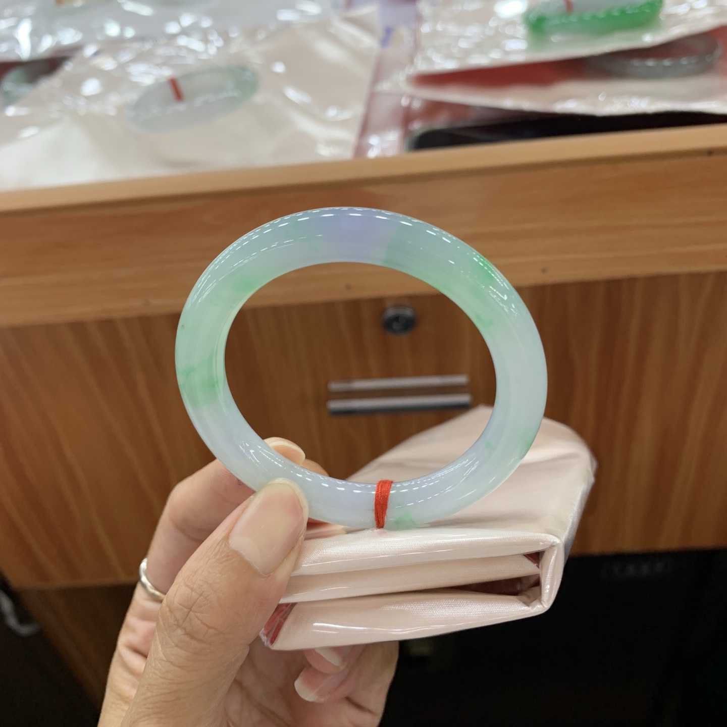 春彩小圆条翡翠手镯 51.2-8.2-8.9