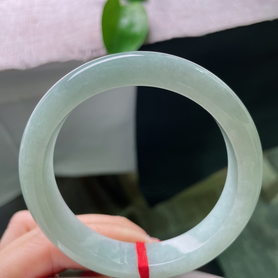 59.3/13.8/8.8，绿底正圈，干净清润，腕间多了几分俊俏秀丽，气质悠然，无裂，ss50713a