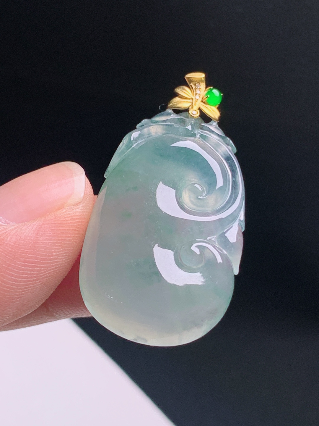 冰种飘花如意吊坠，种水清亮胶感饱满，顺心如意万事大吉 编号080622
