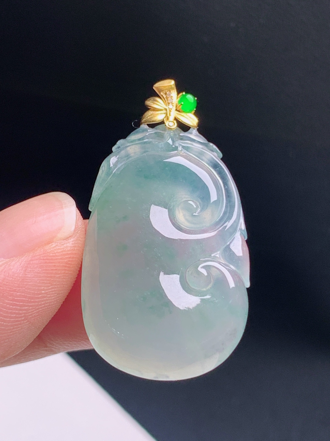 冰种飘花如意吊坠，种水清亮胶感饱满，顺心如意万事大吉 编号080622