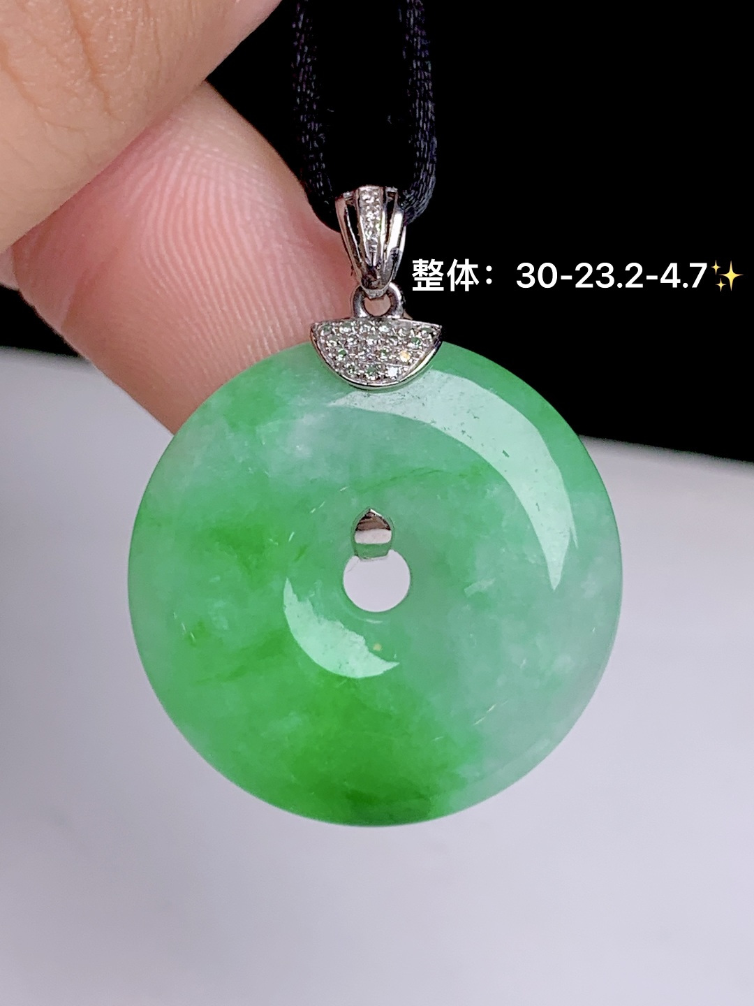 冰飘绿平安扣 18k金钻镶嵌，30-23.2-4.7