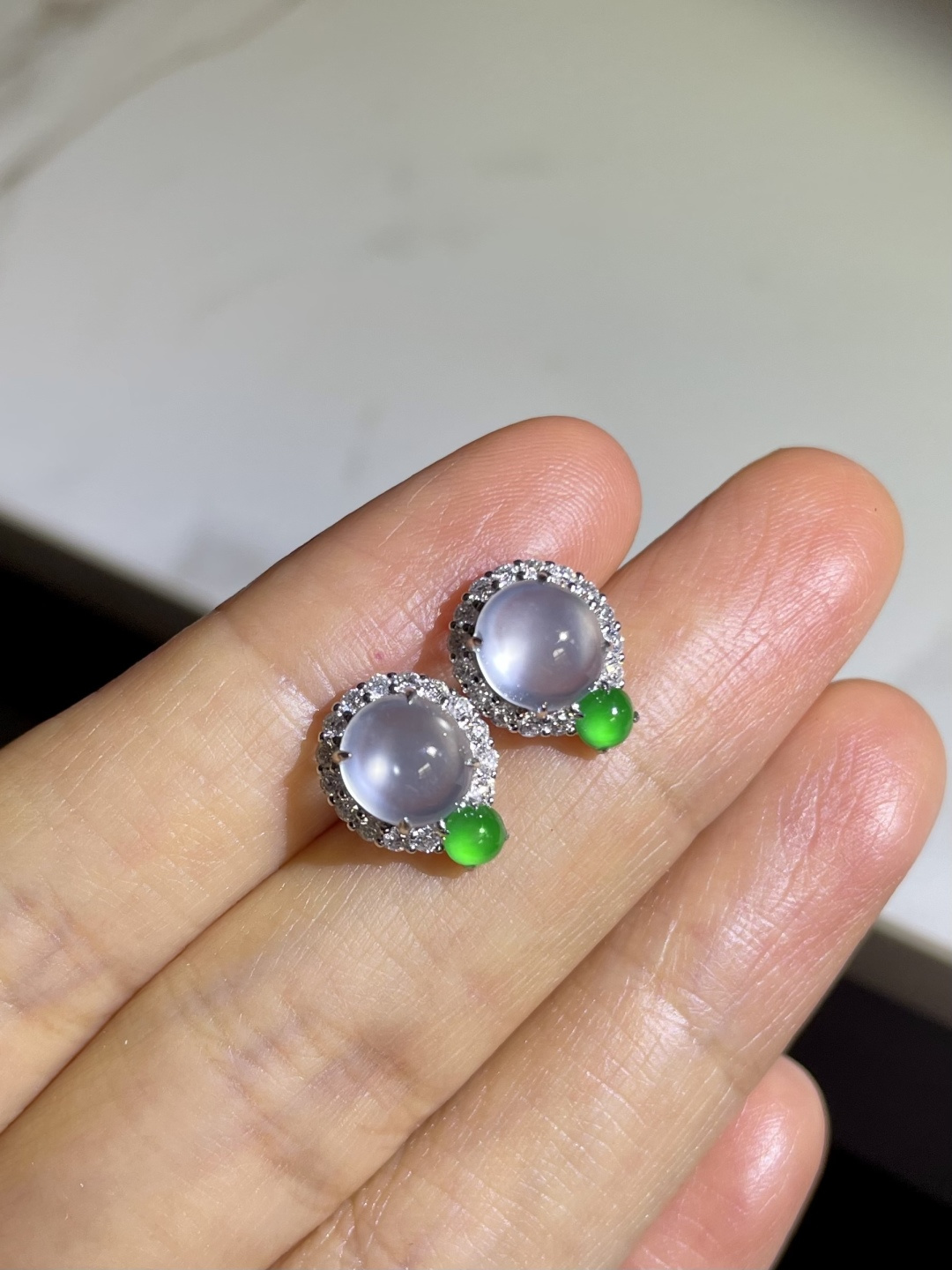 ️玻璃种蛋面耳钉 裸石：7*6.5*4mm 整体：11.5*9*7mm