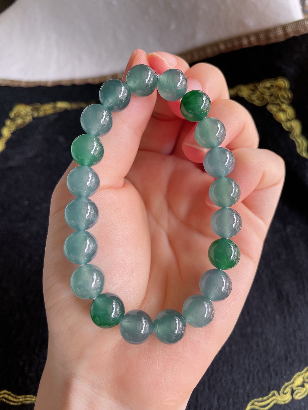 天然翡翠A货，冰双彩手串，尺寸：9.8mm。【编3465】