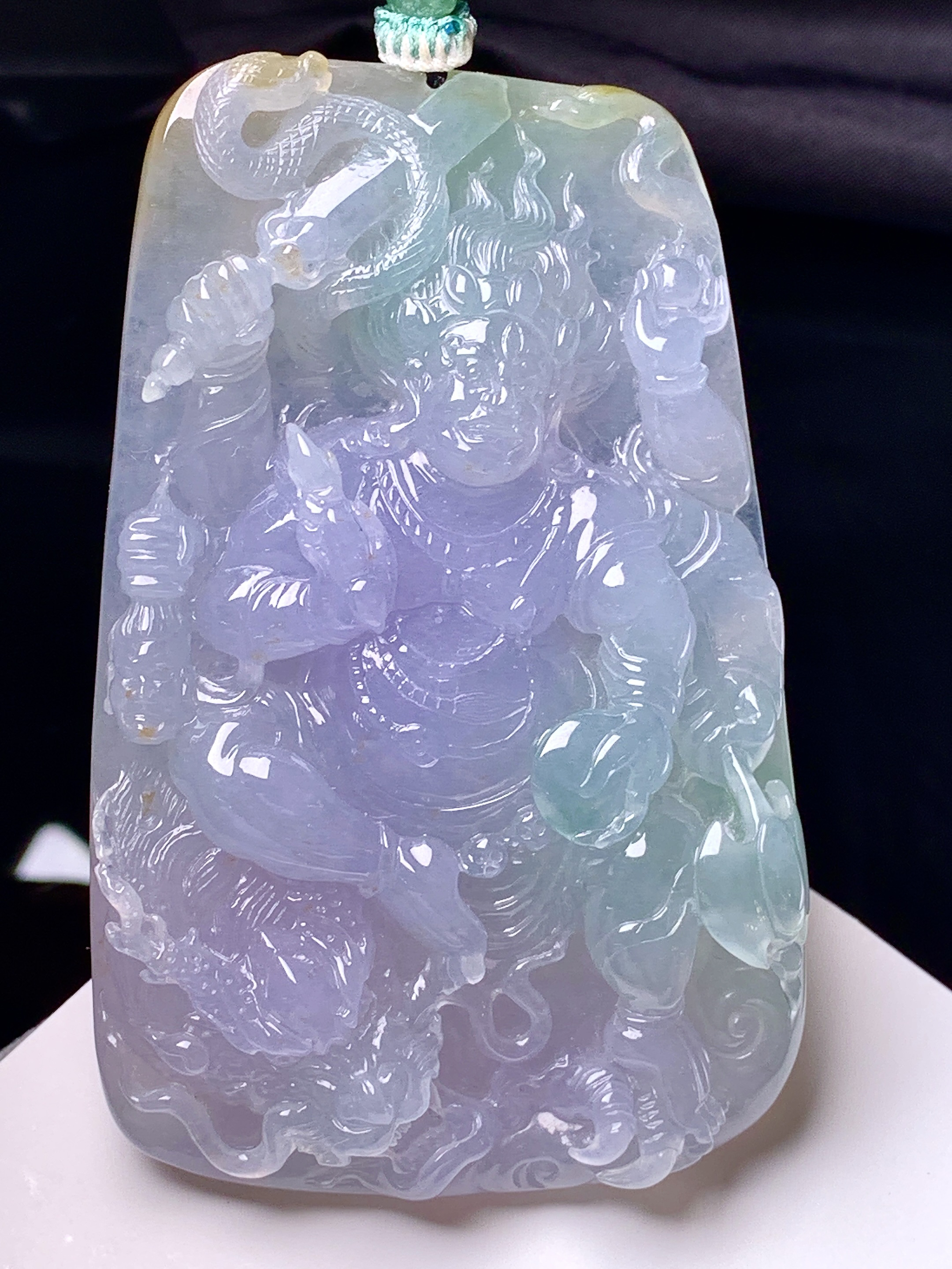 淡紫罗兰飘绿不动明王吊坠 玉质细腻 色泽艳丽清新 整体尺寸74.2*47*12.5 a5