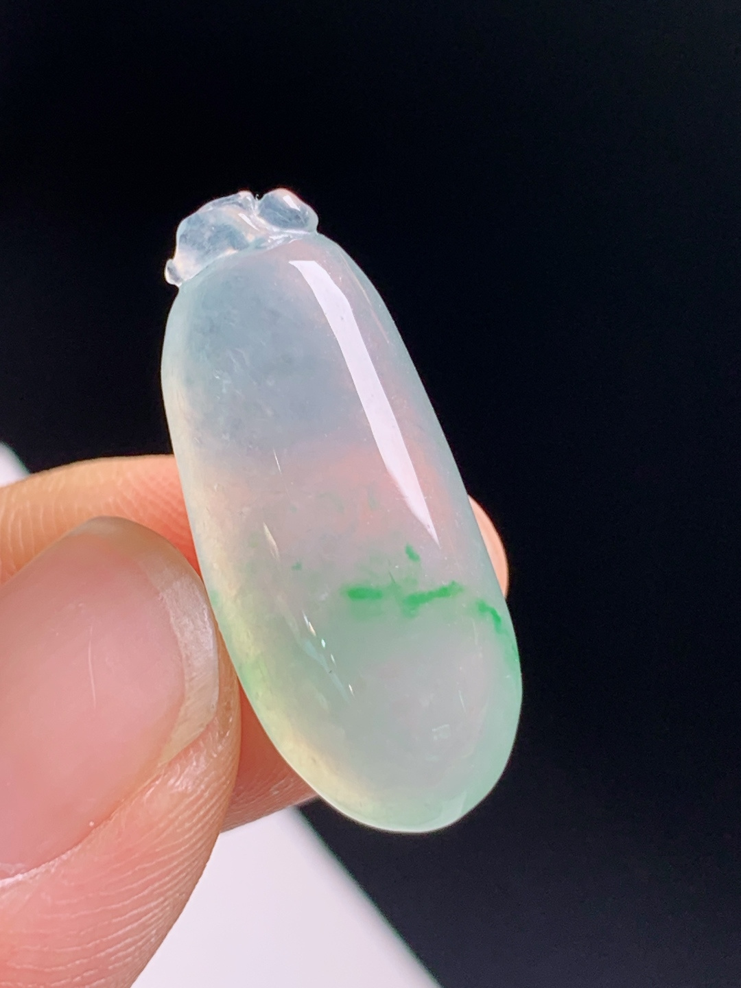 ️ 冰种飘绿福瓜，冰澈通透带一抹俏绿，瓜体饱满福气绵长 编号310622