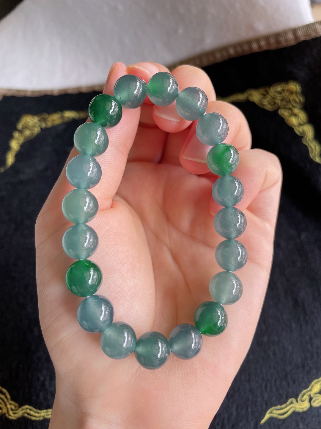 天然翡翠A货，冰双彩手串，尺寸：9.8mm。【编3465】