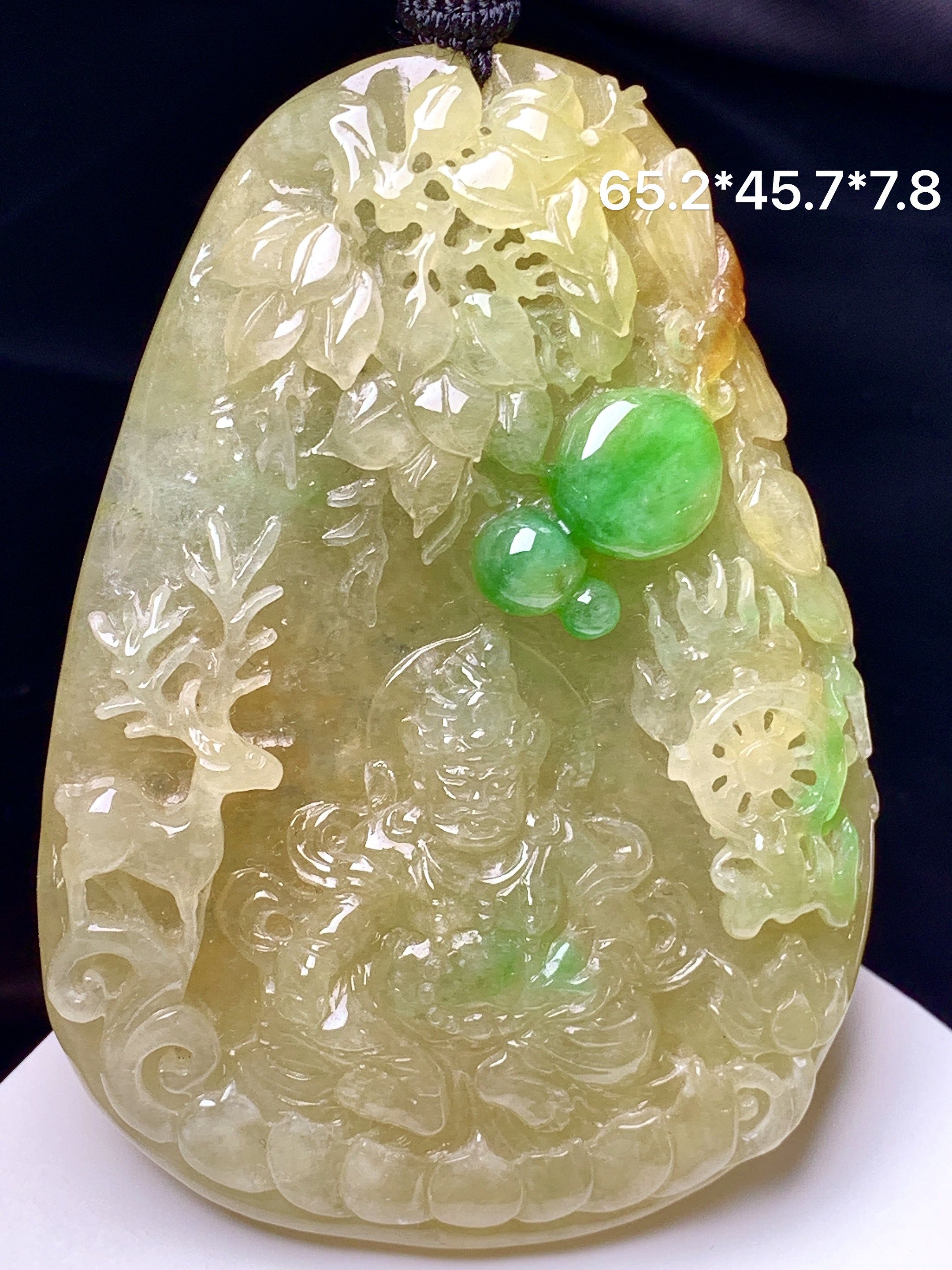黄翡飘绿黄财神吊坠 玉质细腻 色泽艳丽清新 整体尺寸65.2*45.7*7.8 w1