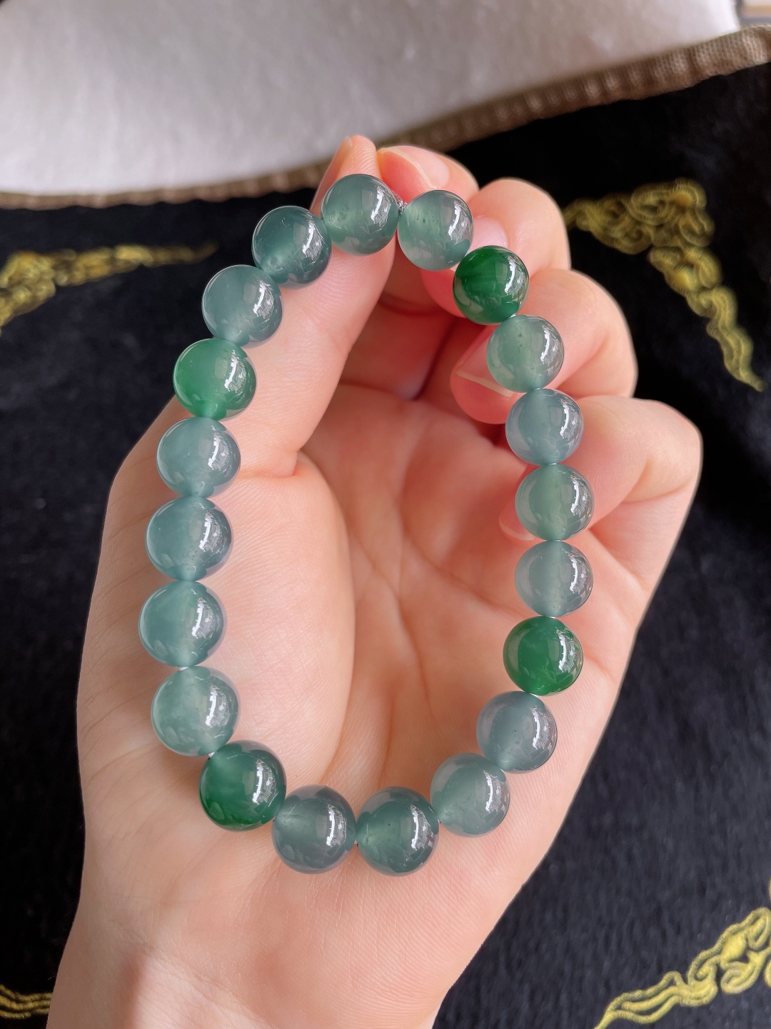 天然翡翠A货，冰双彩手串，尺寸：9.8mm。【编3465】
