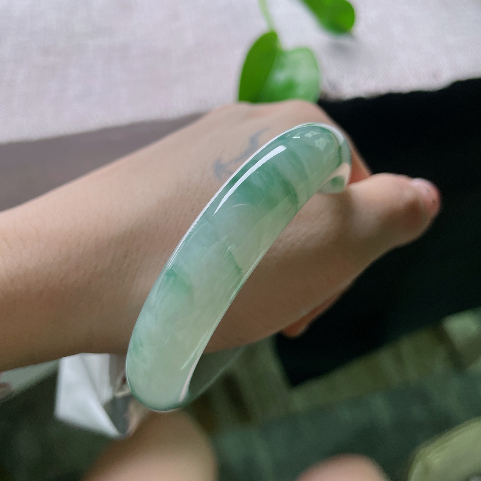 56.3/13/8，飘花正圈，肉细种老，举手投足尽显东方女性韵味ss54237a