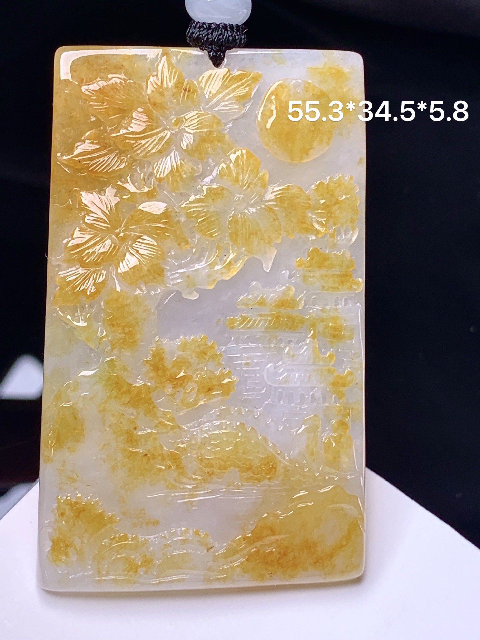 黄翡山水牌子吊坠 玉质细腻 色泽艳丽清新 整体尺寸55.3*34.5*5.8 L1