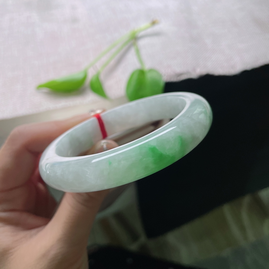 56.8/11.8/7.9，白底青正圈，水头好，种老，翠绿依然，青白分明，晶体纹，ss50635a