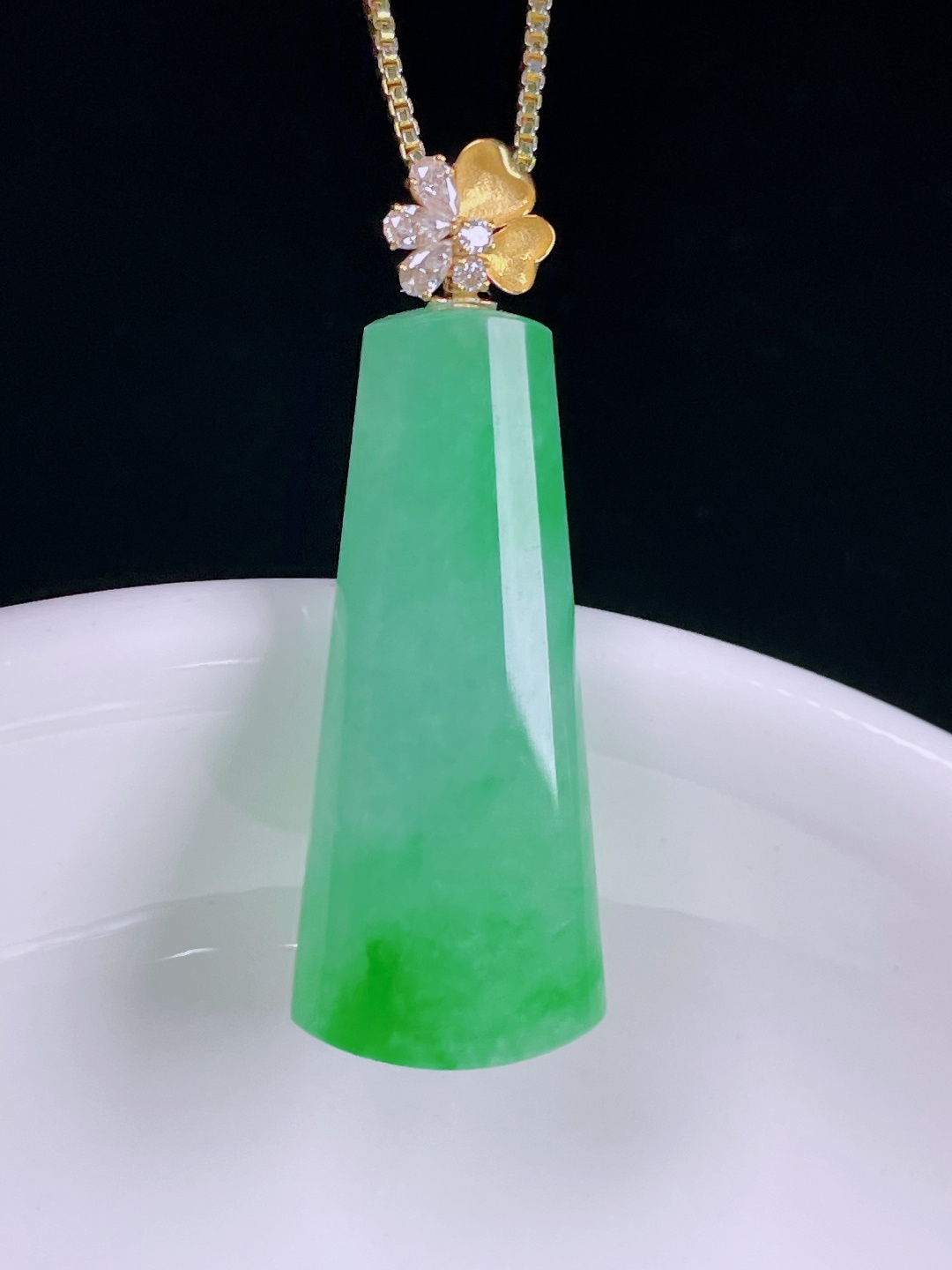 ️冰绿无事牌，老种起光，细底通透，尺寸：34裸石28.3/12.3/6mm0625