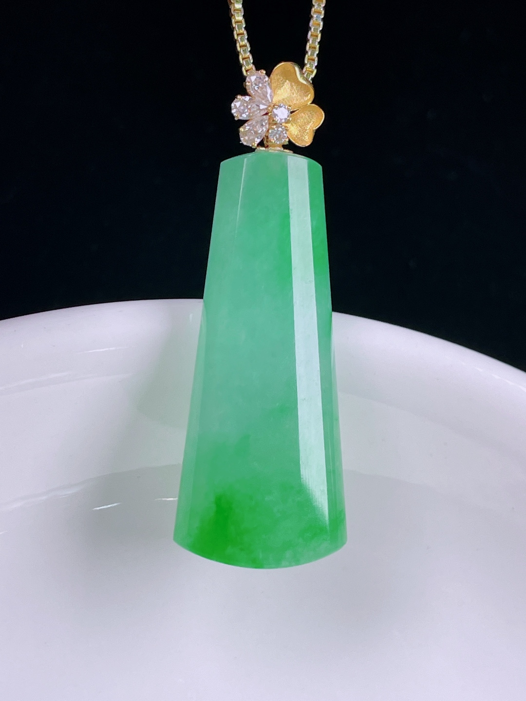 ️冰绿无事牌，老种起光，细底通透，尺寸：34裸石28.3/12.3/6mm0625
