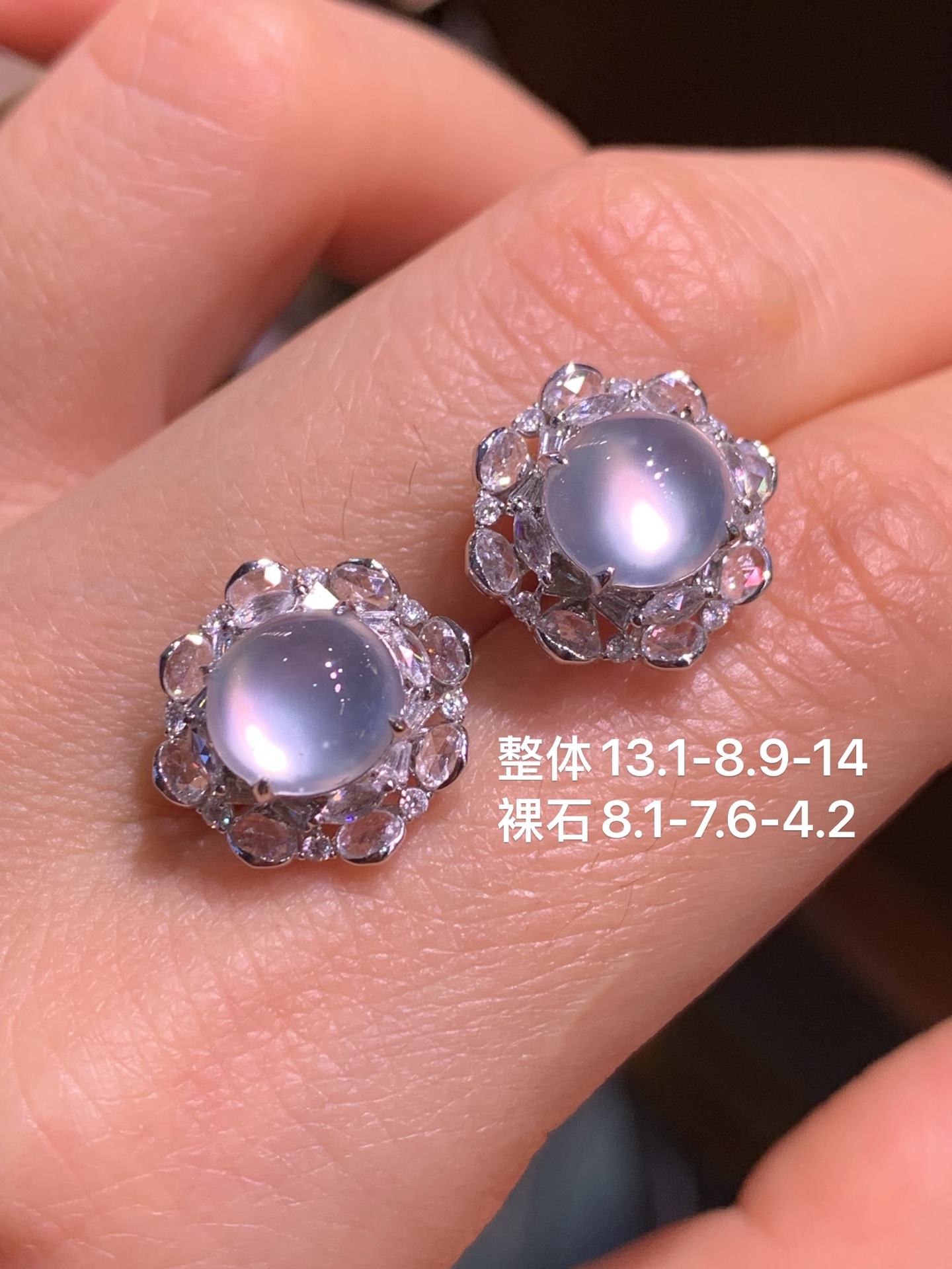 ️ 玻璃种起光蛋面耳钉，13.1-8.9-14