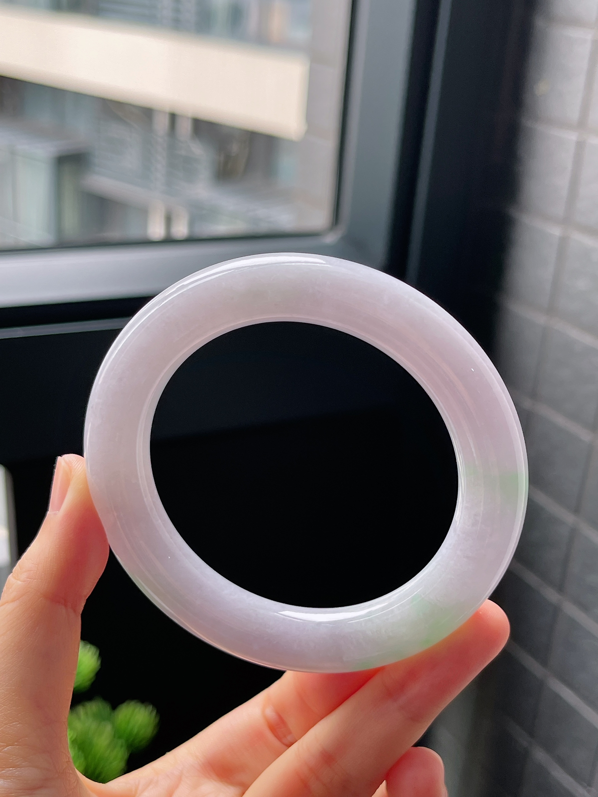 圈口56.3，糯化飘花圆条翡翠手镯