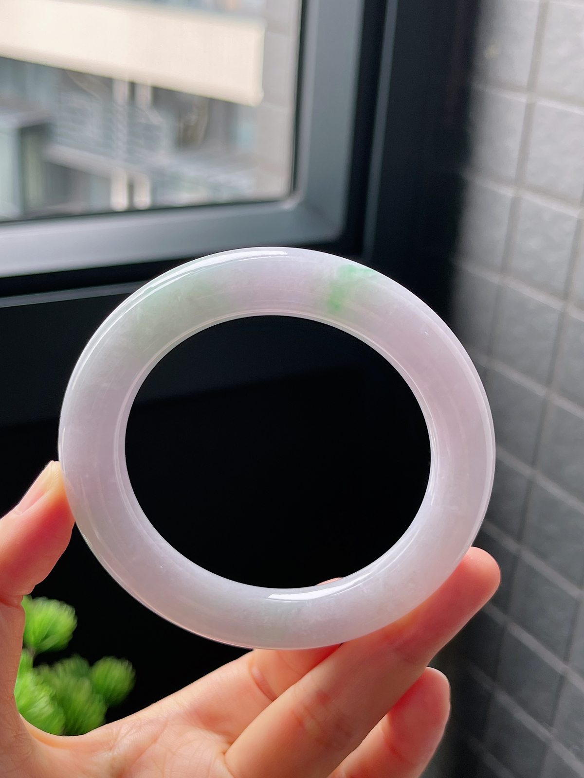 圈口56.3，糯化飘花圆条翡翠手镯