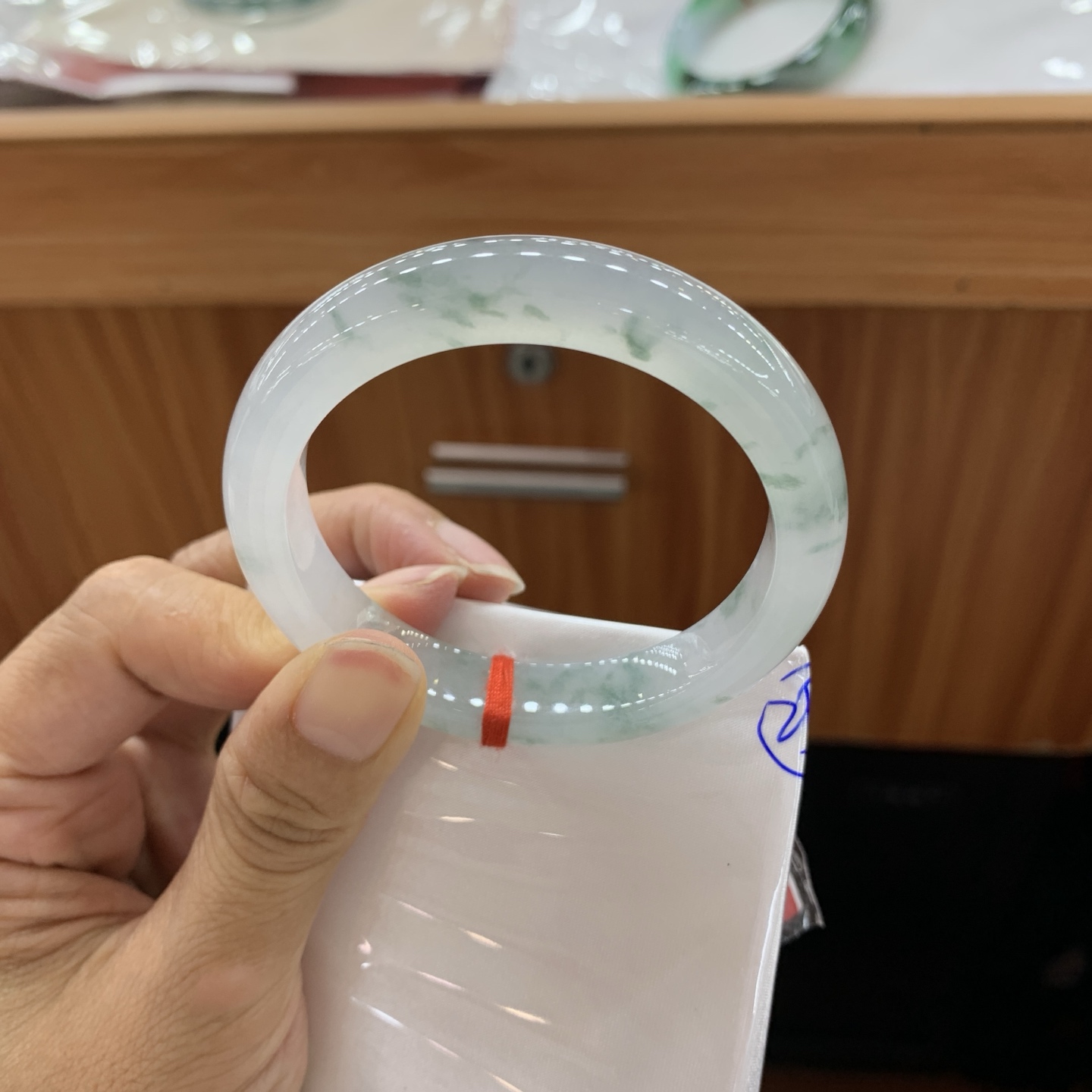062425LJ 冰飘花正圈小圈口翡翠手镯 51.7-10.6-8.1