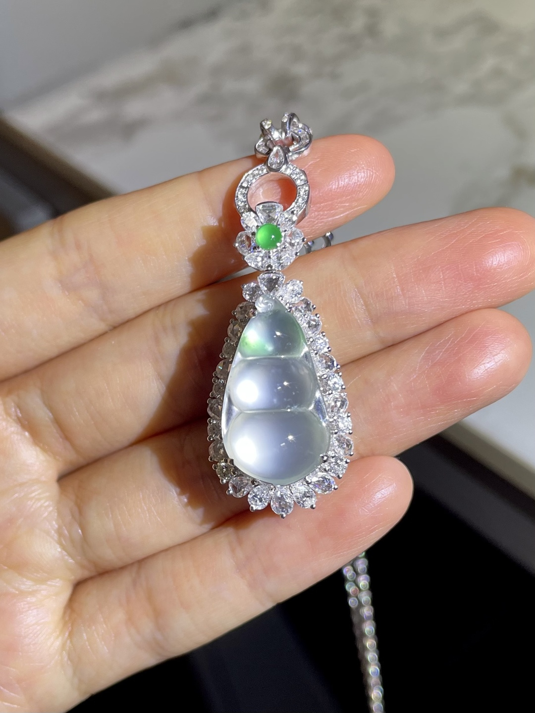 ️玻璃种福豆吊坠 裸石：22*12.5*6mm 整体：37*17*13.5mm