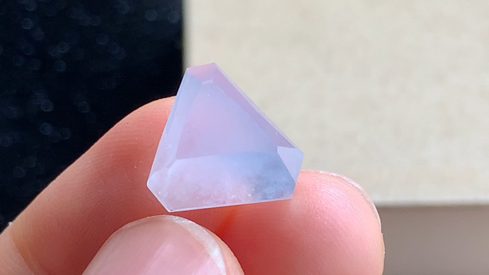 ️ 原石，无裂，尺寸13.5-11.0-6.0mm，包A附证书