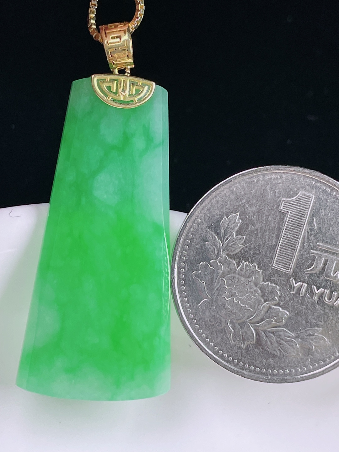 ️阳绿无事牌，老种起光，细底通透，尺寸：42.2裸石36.3/17.5/3mm0625