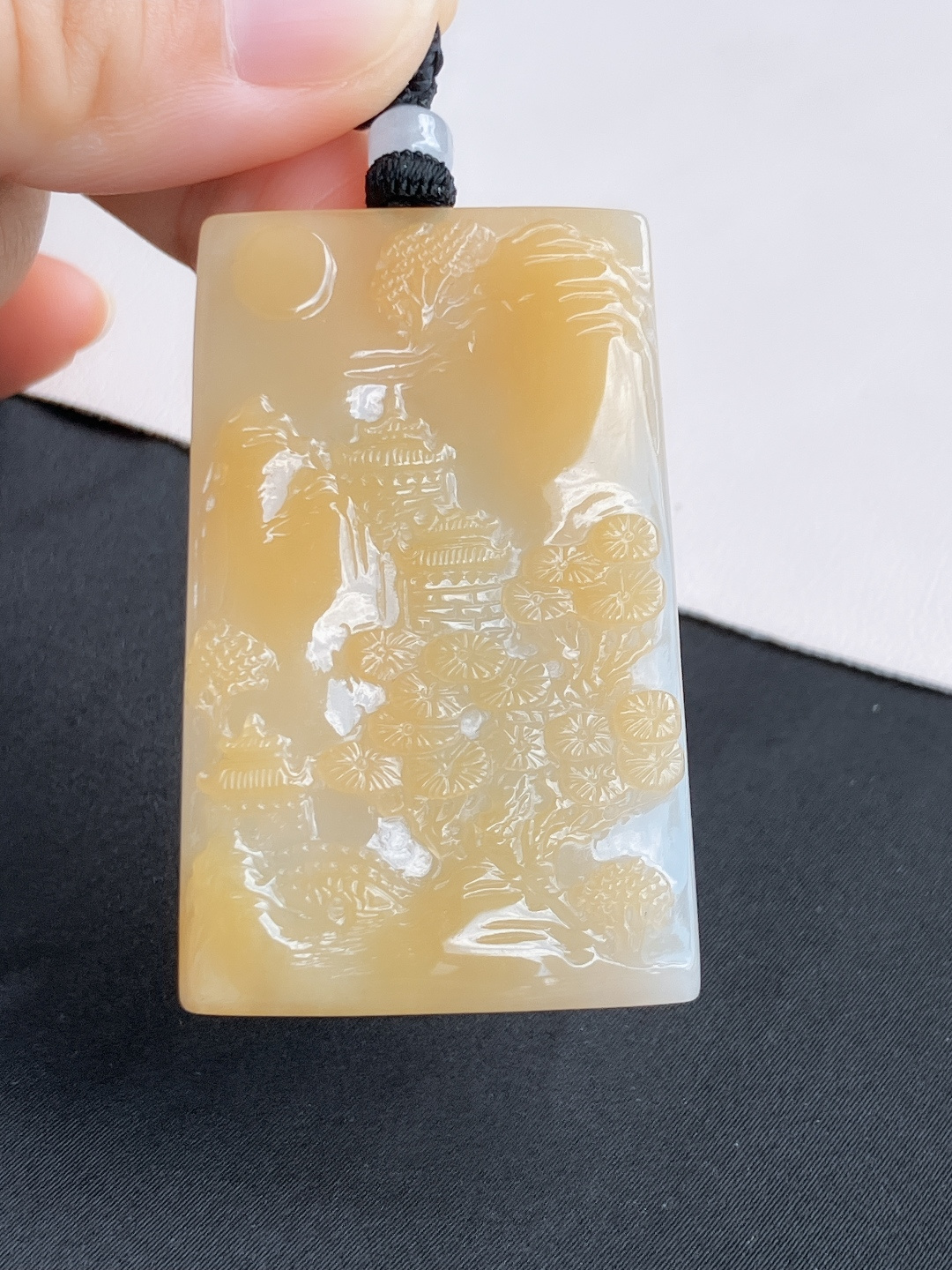 冰黄山水牌，意境美，尺寸53.5/34/7.3/自然光实拍