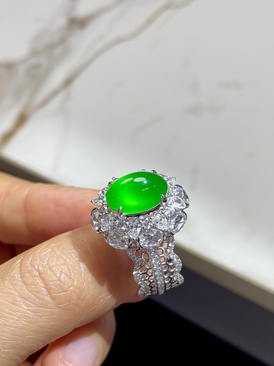 ️新品 | 玻璃种正阳绿蛋面戒指裸石：11.5*8.5*7mm整体：18.5*16*14mm