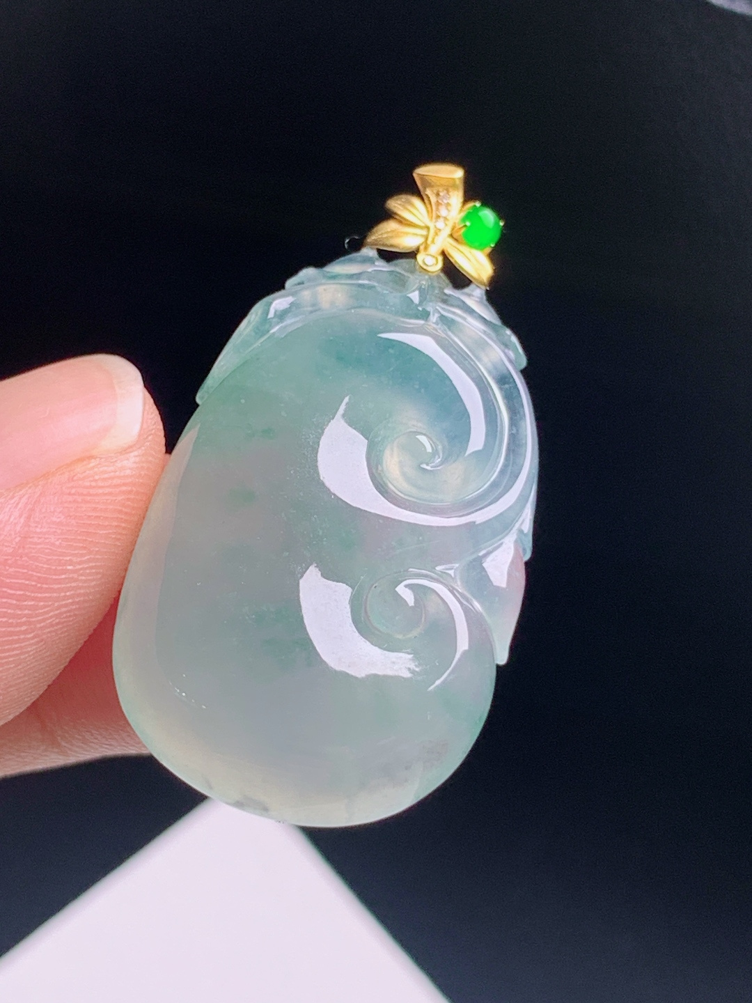冰种飘花如意吊坠，种水清亮胶感饱满，顺心如意万事大吉 编号080622