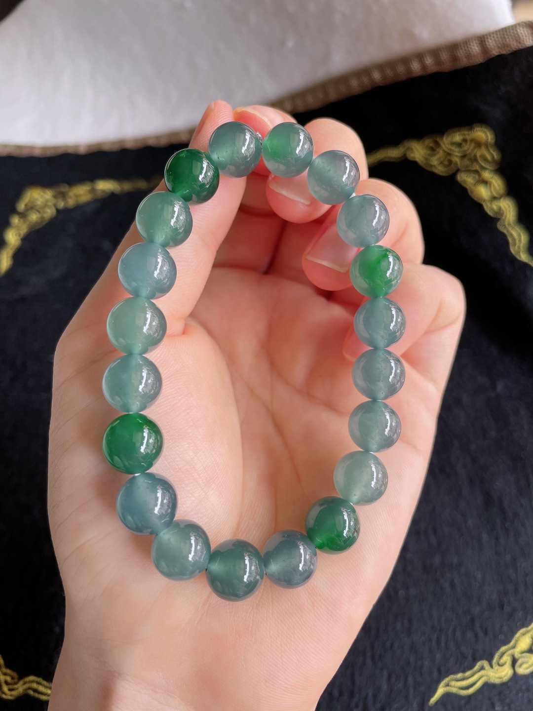 天然翡翠A货，冰双彩手串，尺寸：9.8mm。【编3465】
