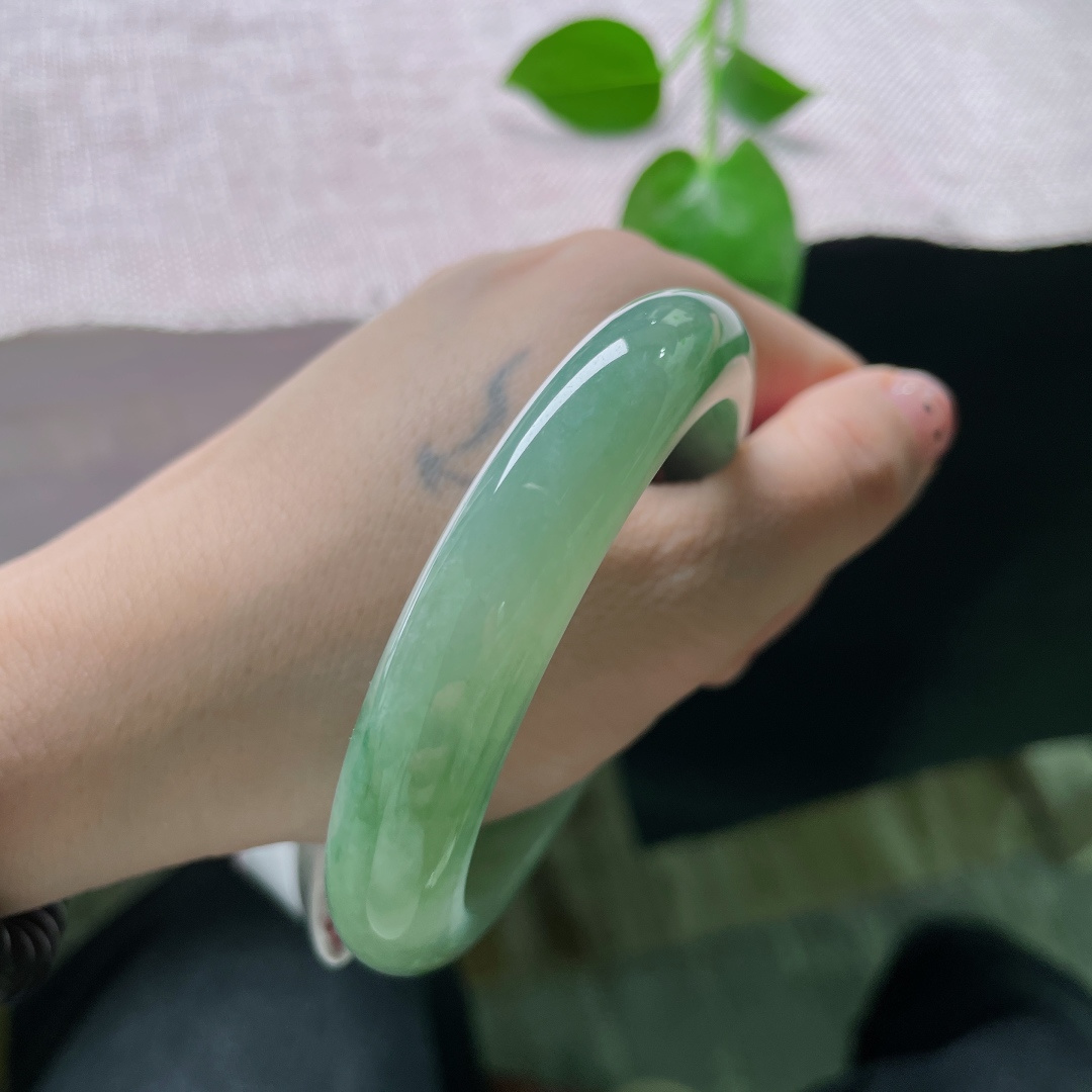 57.6/11.9/8.5，油青正圈，种老，油润透亮，上手低调，沉稳内敛，有纹，ss54204a