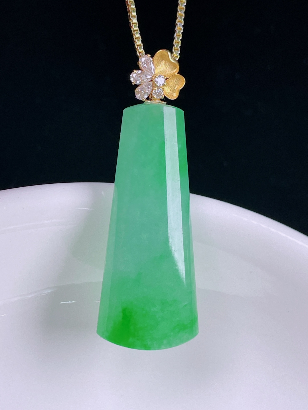 ️冰绿无事牌，老种起光，细底通透，尺寸：34裸石28.3/12.3/6mm0625