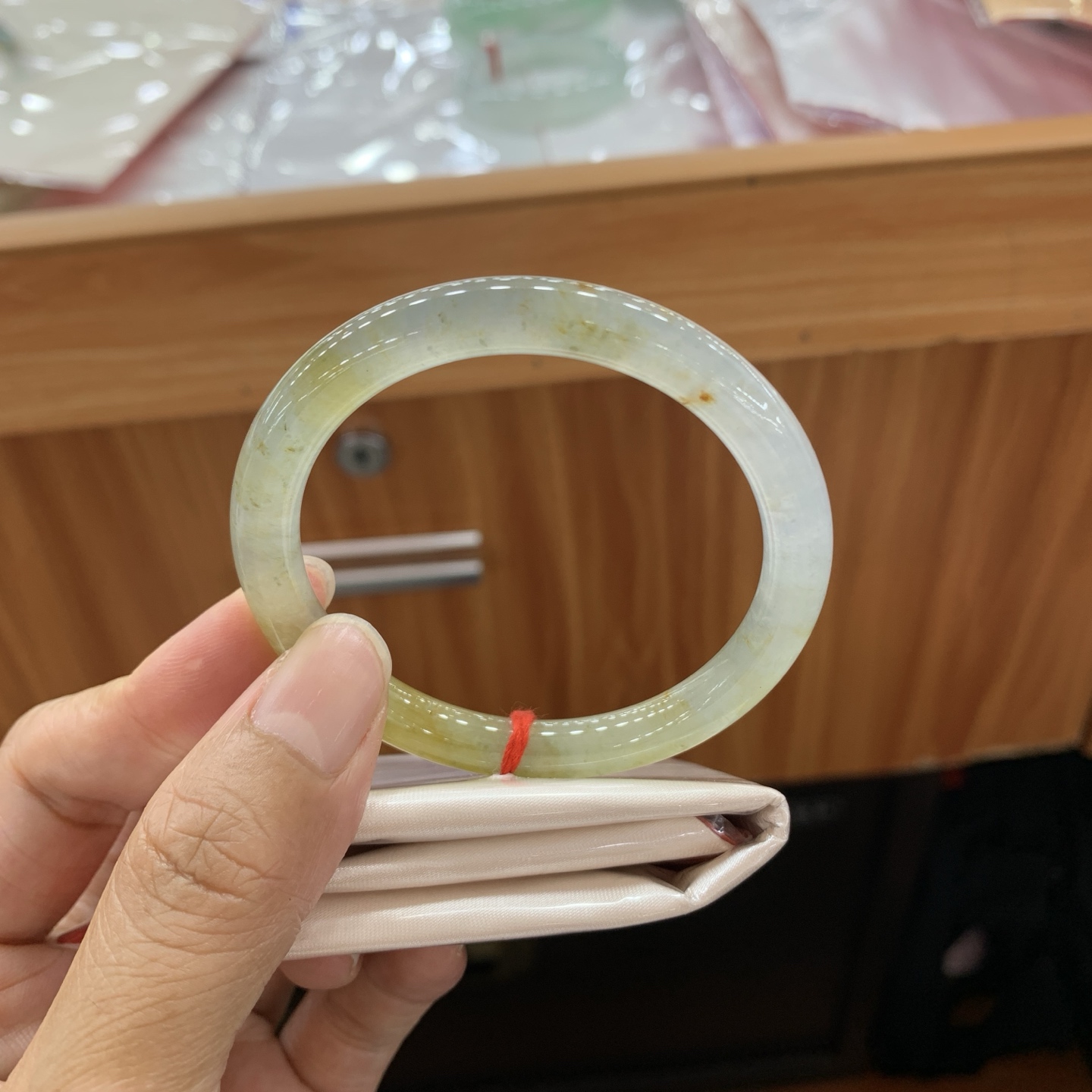 062406AX 黄翡圆条翡翠手镯 51-7.2