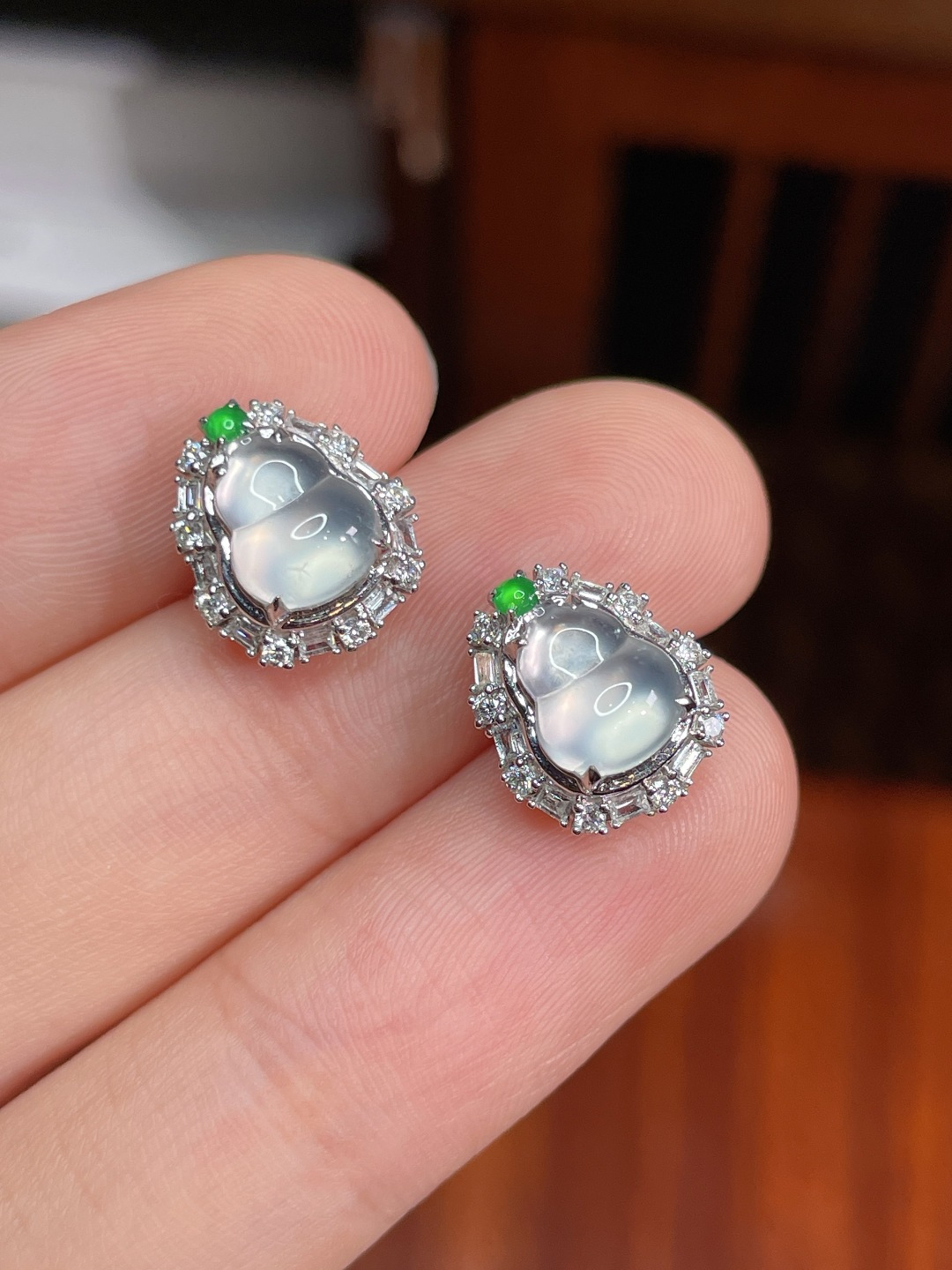 冰种葫芦耳钉 无裂，18k金镶嵌，11.7-10.2-7.4