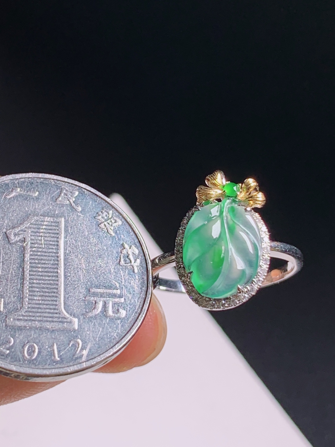 冰飘绿树叶戒指，飘花灵动冰润起胶，金钻镶嵌事业兴旺 裸石10.1-8.5-2.8 圈口13 48066