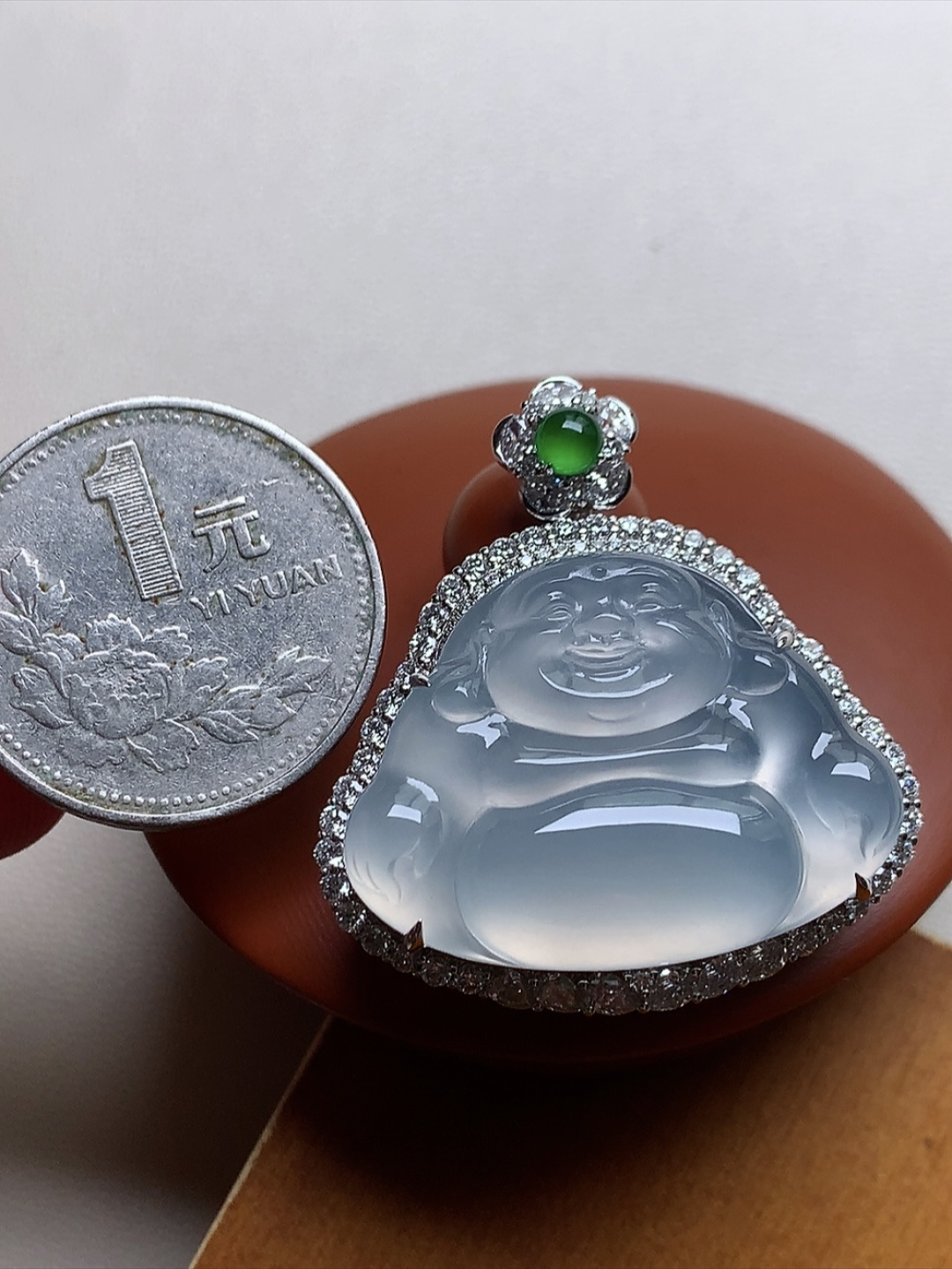 ️ 玻璃种佛公 18K，品质，白皙透亮，厚实尺寸35.4*32.7*11.8、29.8*22
