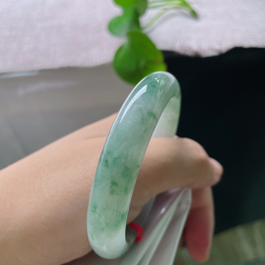 55/11.8/7.6，飘花正圈，耐看，灵动雅致，贵气，耐看，清新素雅，无裂，ss55400a