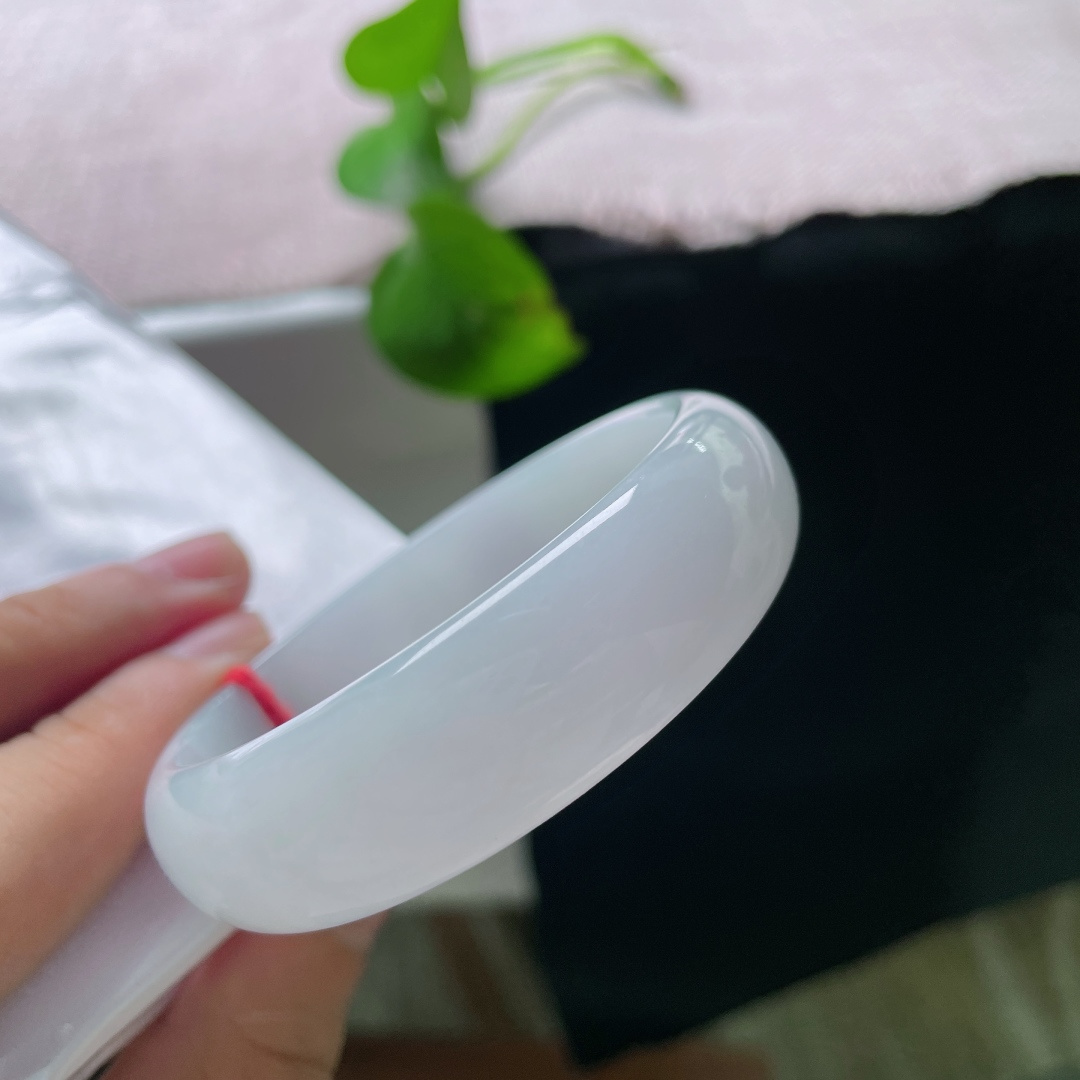 淡紫正圈，宽版轮胎镯，水头好，肉质细腻干净，百搭，皮纹，F61