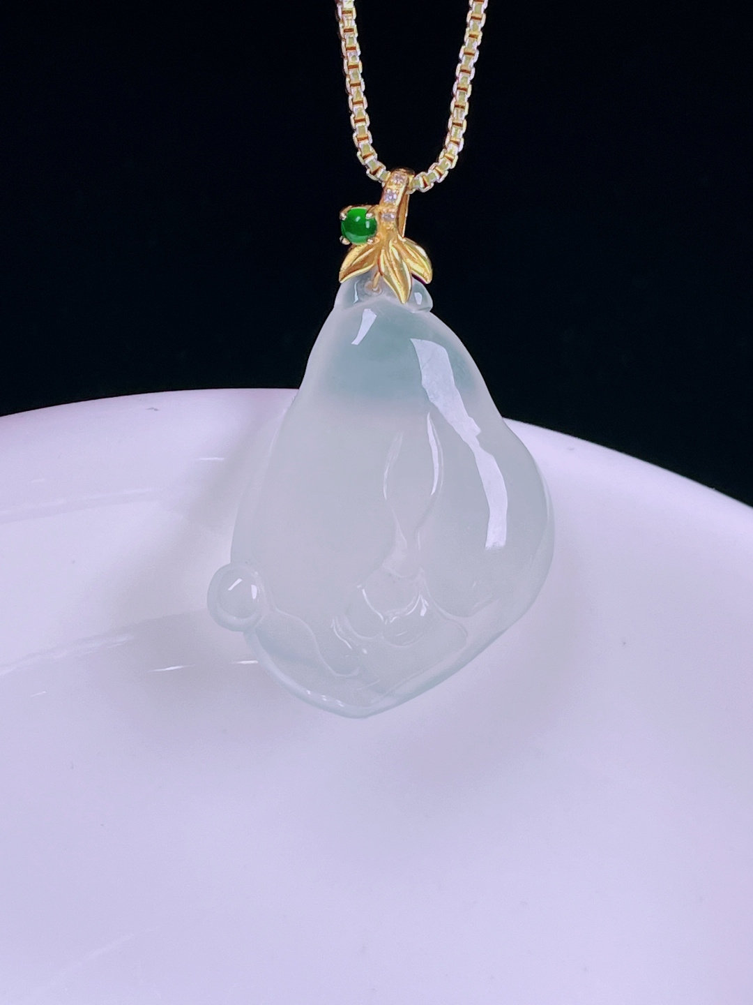 ️白冰玉兰花，老种起光，细底通透，尺寸：27.5裸石22.8/18.3/5.3mm0626