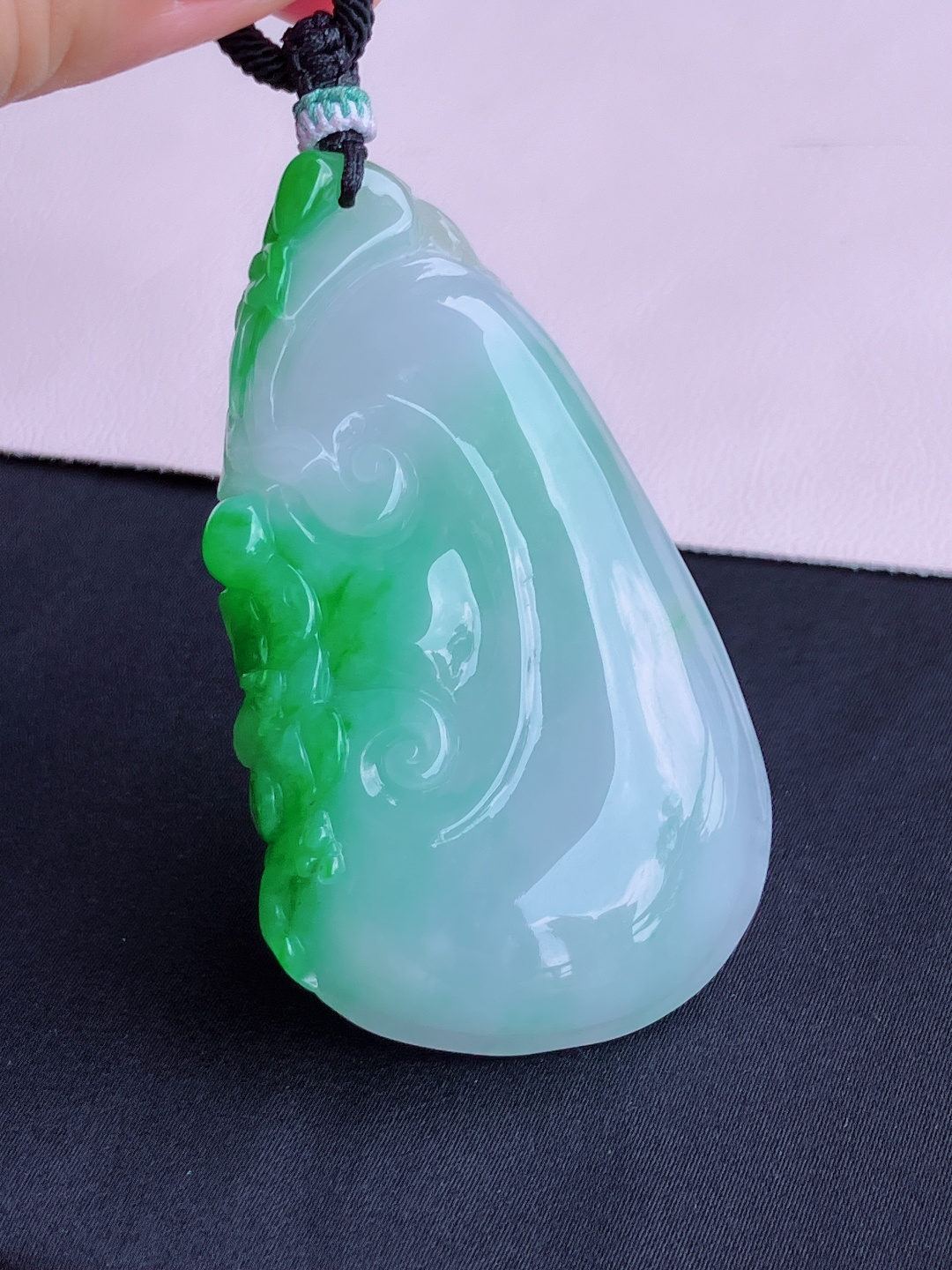 翠绿大如意，色美清爽，尺寸65/38/9/自然光实拍