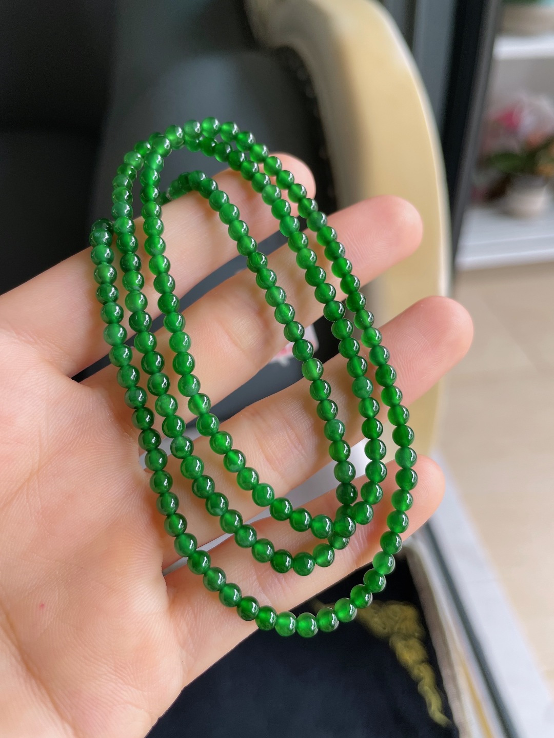 天然翡翠A货，冰满绿小米珠珠链，尺寸：3.5mm。【编1180】