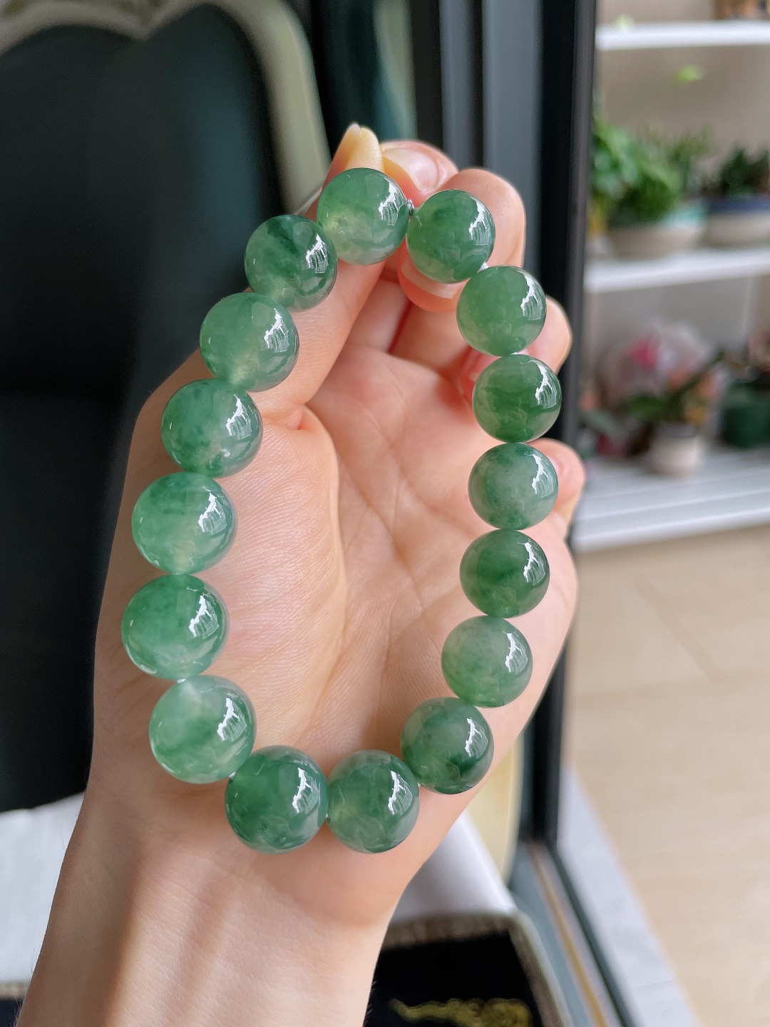 缅甸天然翡翠A货，冰飘花手串，尺寸：13mm。【编3932】