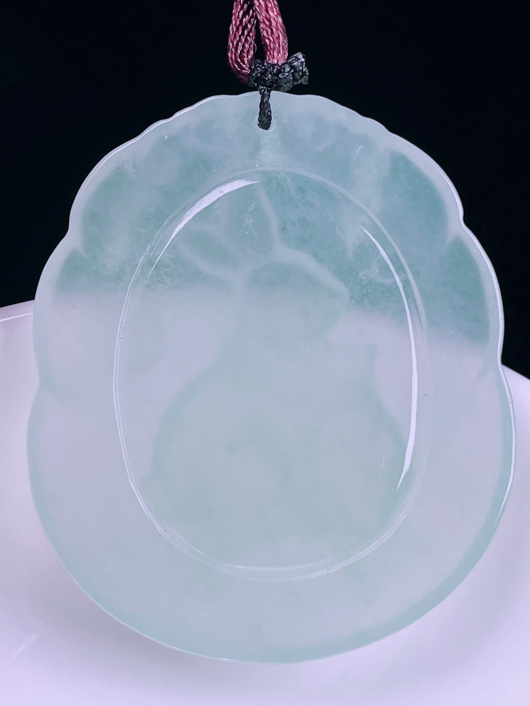 冰种兔子，老种起光，细底通透，尺寸：47.8/41.3/6mm0626