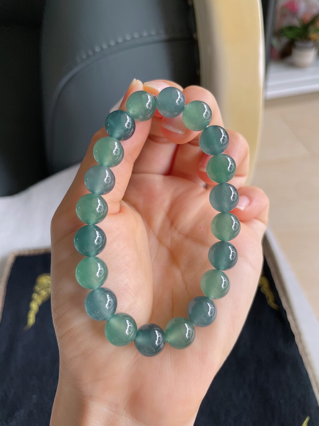 ️天然翡翠A货，冰蓝水双彩手串，尺寸：9.8mm。【编3528】