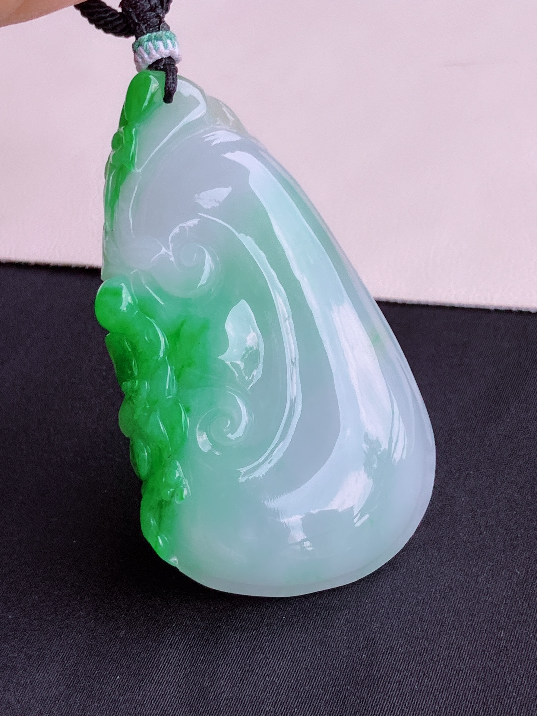 翠绿大如意，色美清爽，尺寸65/38/9/自然光实拍